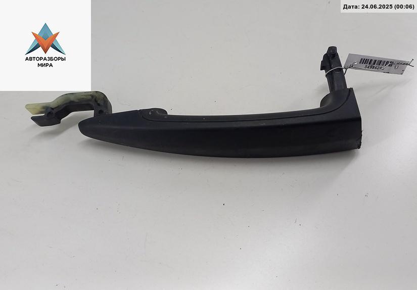 ручка наружная передняя правая BMW 1 серия E81/E82/E87/E88 2005, 2.0 л., бензин, МКПП, серый, хетчбэк 5 дв. - фото №1