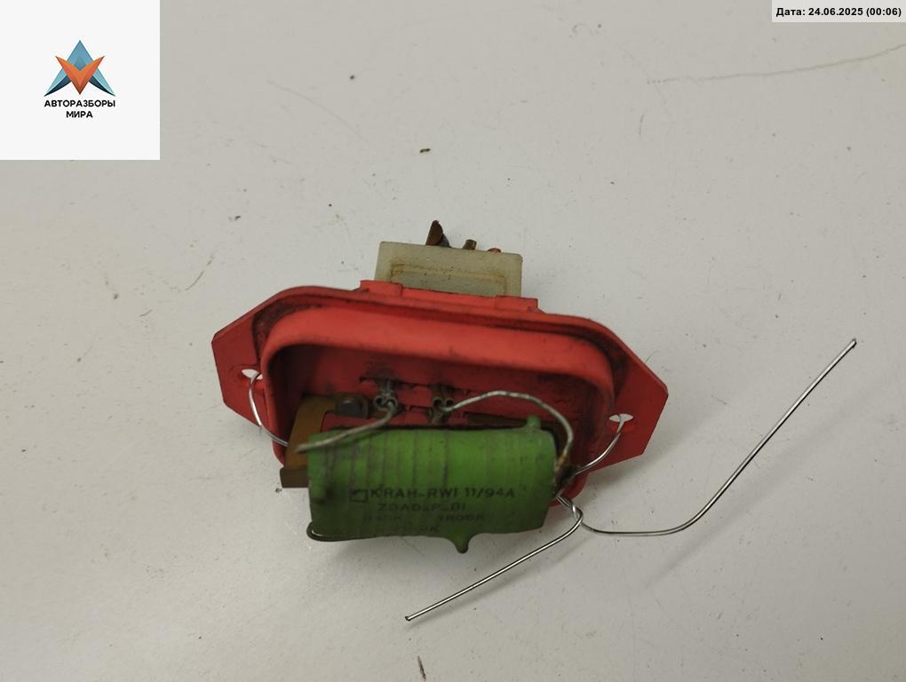 сопротивление печки Audi A6 4A/C4 1994, 2.6 л., бензин, МКПП, красный, седан, 4A0959127B - фото №1