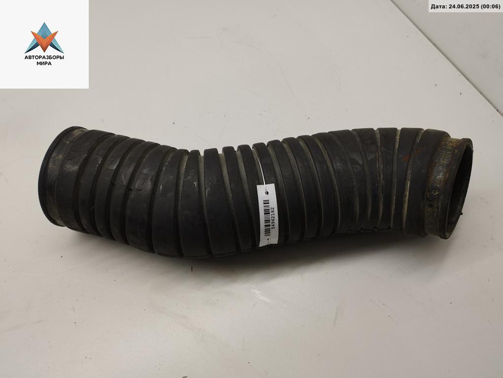 патрубок воздушного фильтра Audi A6 4A/C4 1994, 2.6 л., бензин, 4A0129627J - фото №1