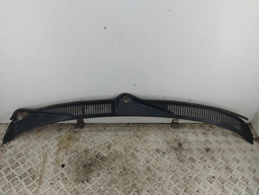 дождевик Audi A6 C4 1994, 2.6 л., бензин, МКПП, красный, седан, 4A1805099