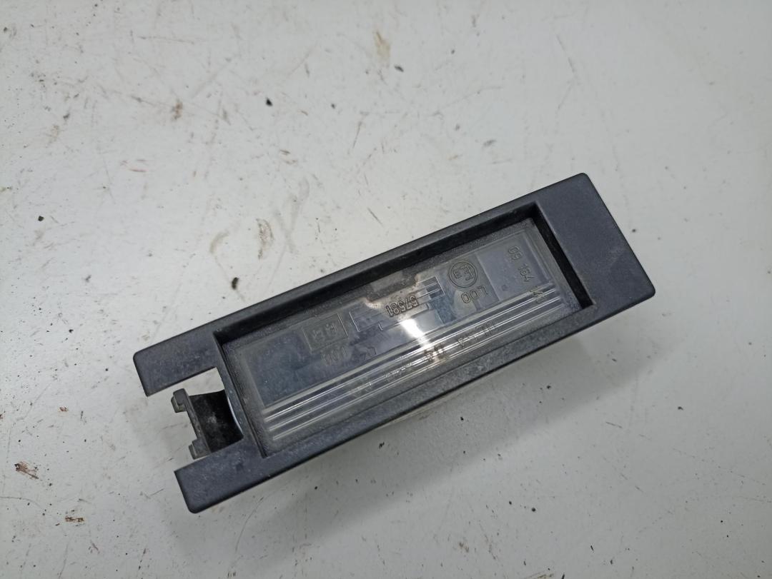 подсветка номера Opel Zafira 2 поколение (B) 2006, 1.8 л., бензин, МКПП, синий, минивэн, 09164143 - фото №1