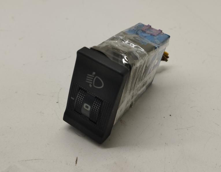кнопка корректора фар Audi A6 C4 1994, 2.6 л., бензин, МКПП, красный, седан, 4A0941301