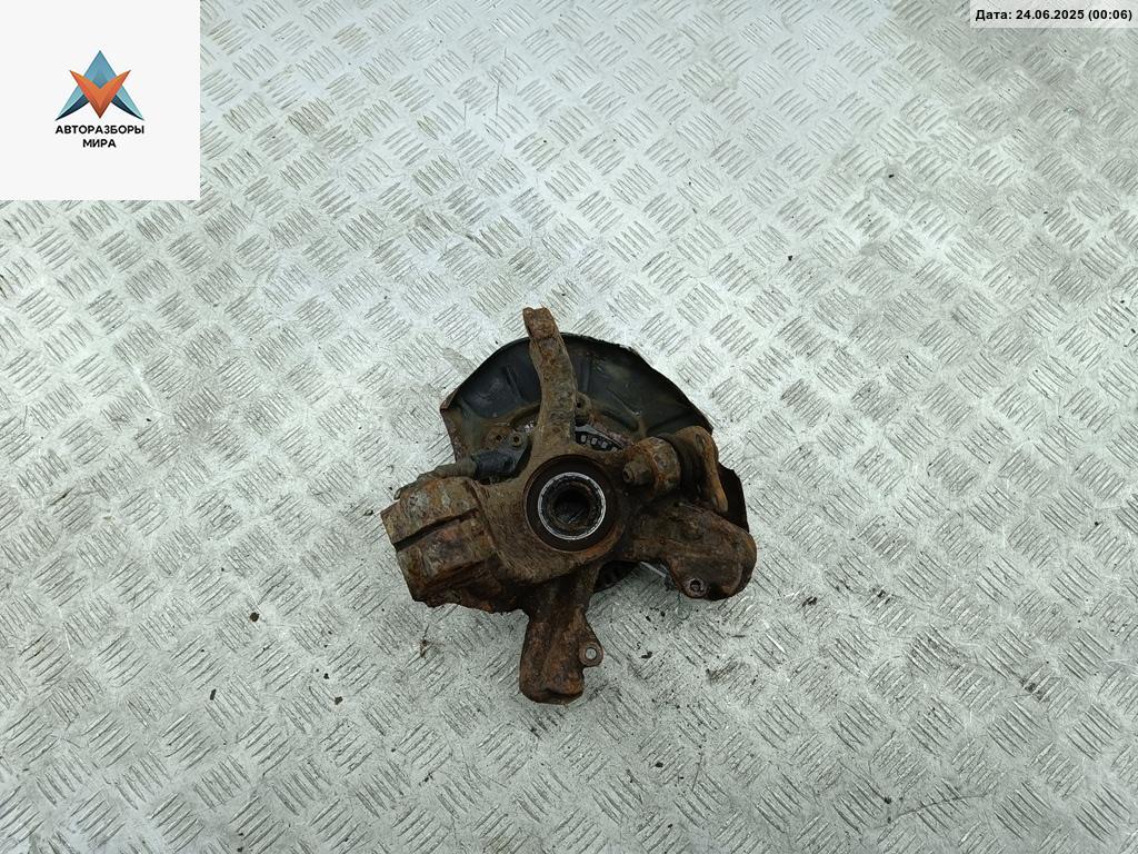 ступица передняя правая Volkswagen Golf 4 поколение 2000, 1.4 л., бензин, МКПП, синий, хетчбэк 5 дв., 256D - фото №1