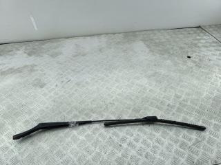 Щеткодержатель (поводок стеклоочистителя) передний Volkswagen Passat B6 2005, 2.0 л., бензин, МКПП, серый, седан
