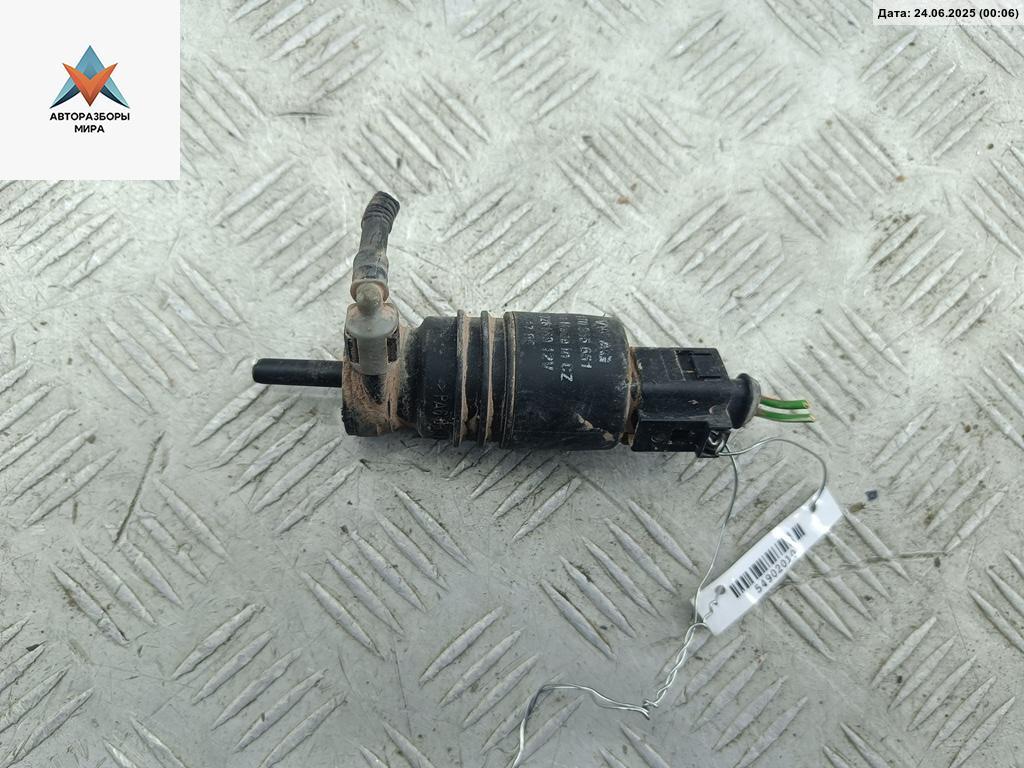 насос (моторчик) омывателя стекла Volkswagen Passat B6 2005, серый, седан - фото №1