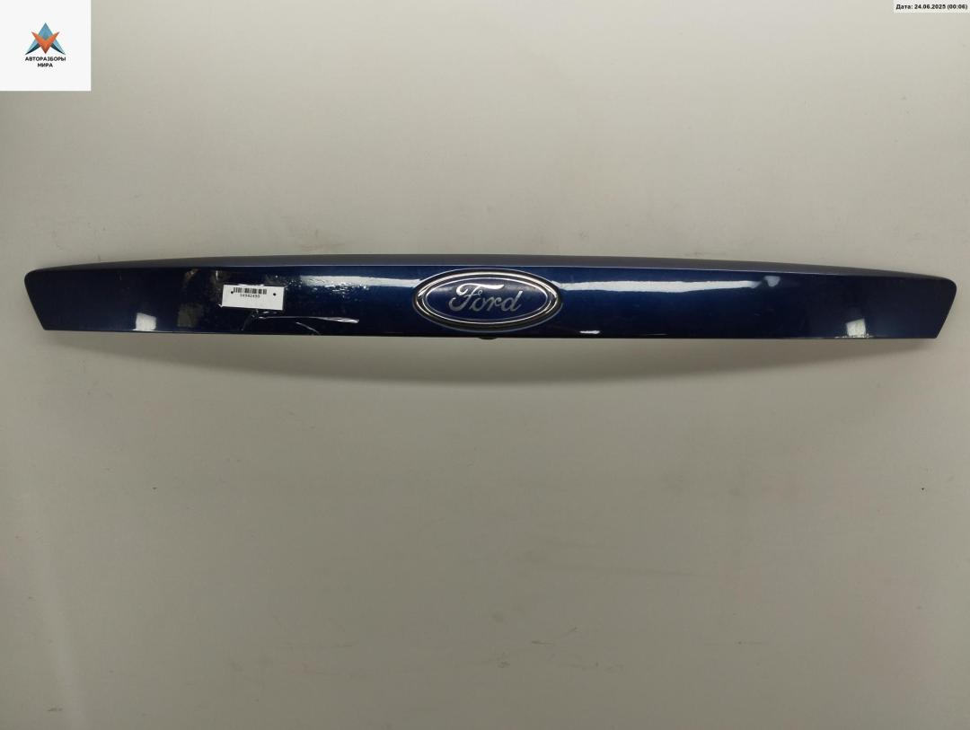 накладка подсветки номера Ford Mondeo 3 поколение 2002, 1.8 л., бензин, МКПП, синий, седан, 1S71F43400AE - фото №1