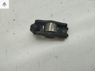 ось коромысел Volkswagen Golf 4 поколение 1998, 1.4 л., бензин, МКПП, красный, хетчбэк 5 дв.