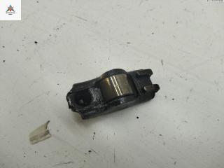 ось коромысел Volkswagen Golf 4 поколение 1998, 1.4 л., бензин, МКПП, красный, хетчбэк 5 дв.