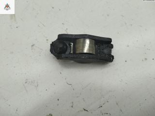 ось коромысел Volkswagen Golf 4 поколение 1998, 1.4 л., бензин, МКПП, красный, хетчбэк 5 дв.