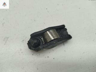 ось коромысел Volkswagen Golf 4 поколение 1998, 1.4 л., бензин, МКПП, красный, хетчбэк 5 дв.