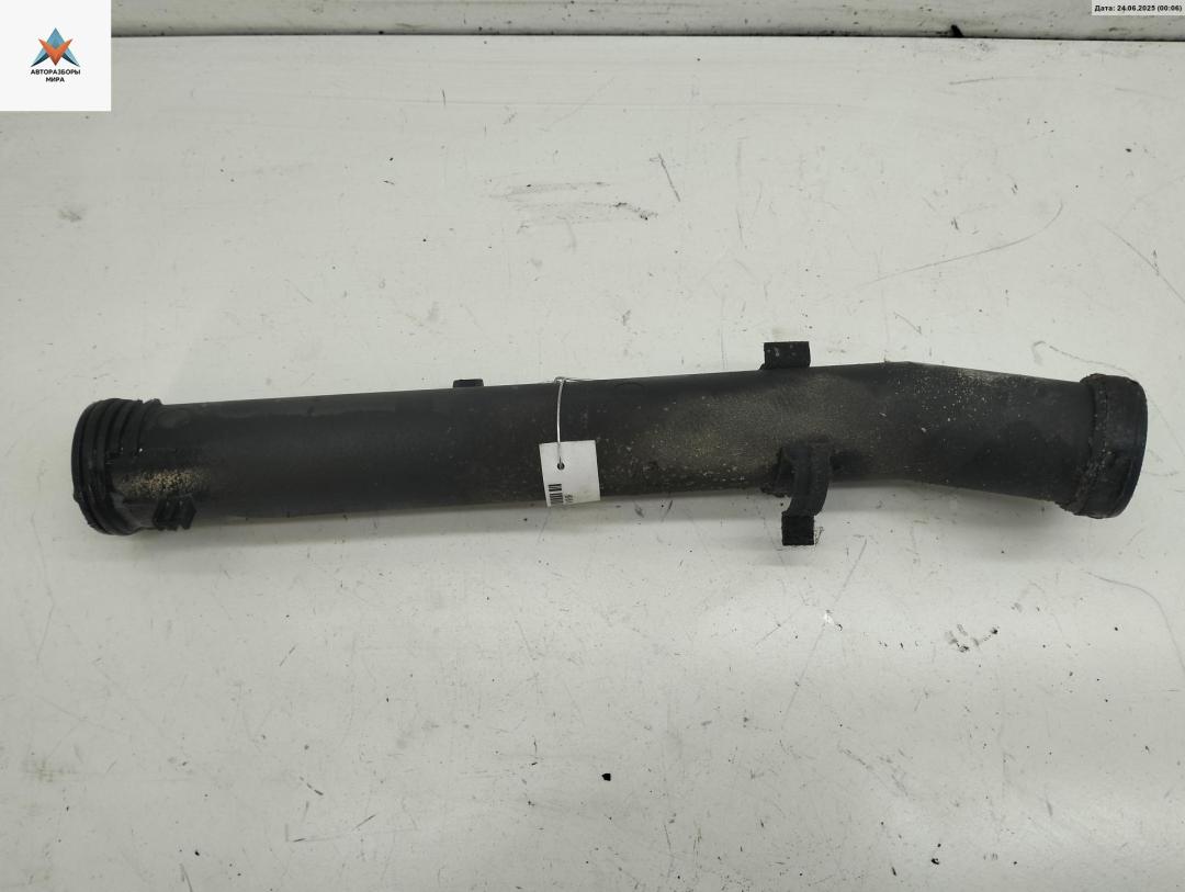 трубка охлаждающей жидкости Volkswagen Golf 4 поколение 1999, 1.4 л., бензин, МКПП, 032121065D - фото №1