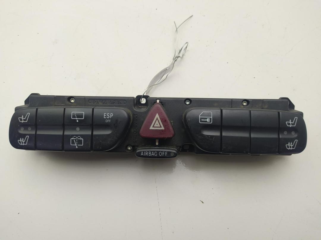 кнопка аварийной сигнализации Mercedes-Benz C W203 2002, 2.2 л., дизель, АКПП, синий, универсал, 2038218658