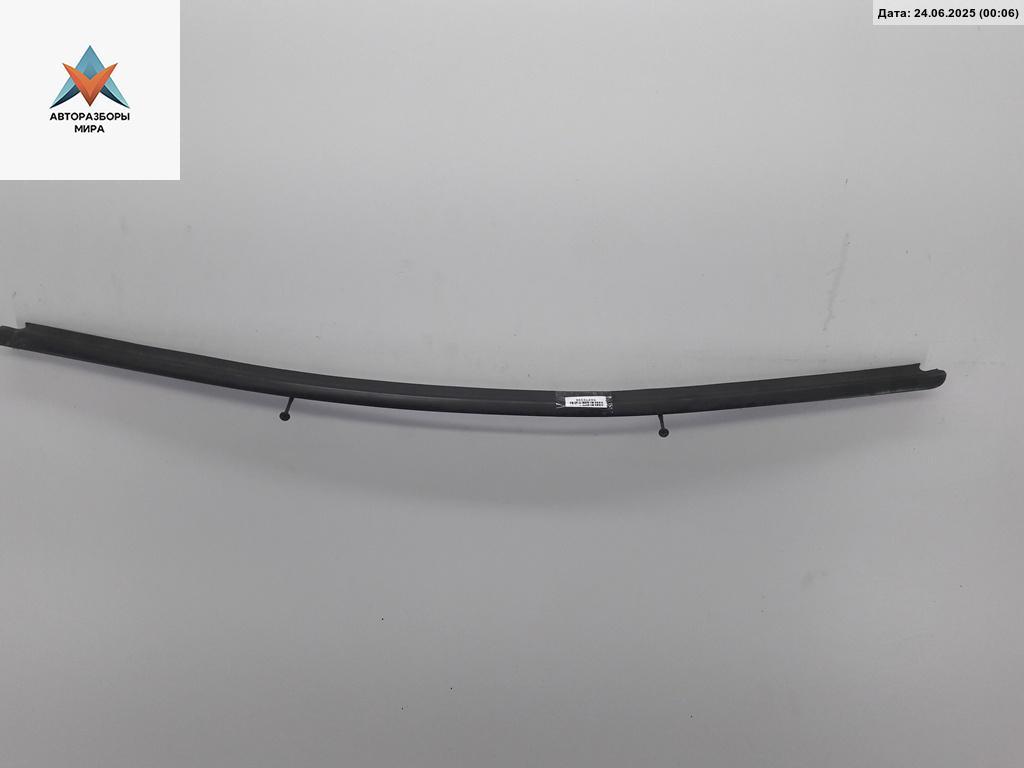 молдинг двери передней левой Volkswagen Golf 4 поколение 2000, 1.6 л., бензин, МКПП, синий, универсал - фото №1