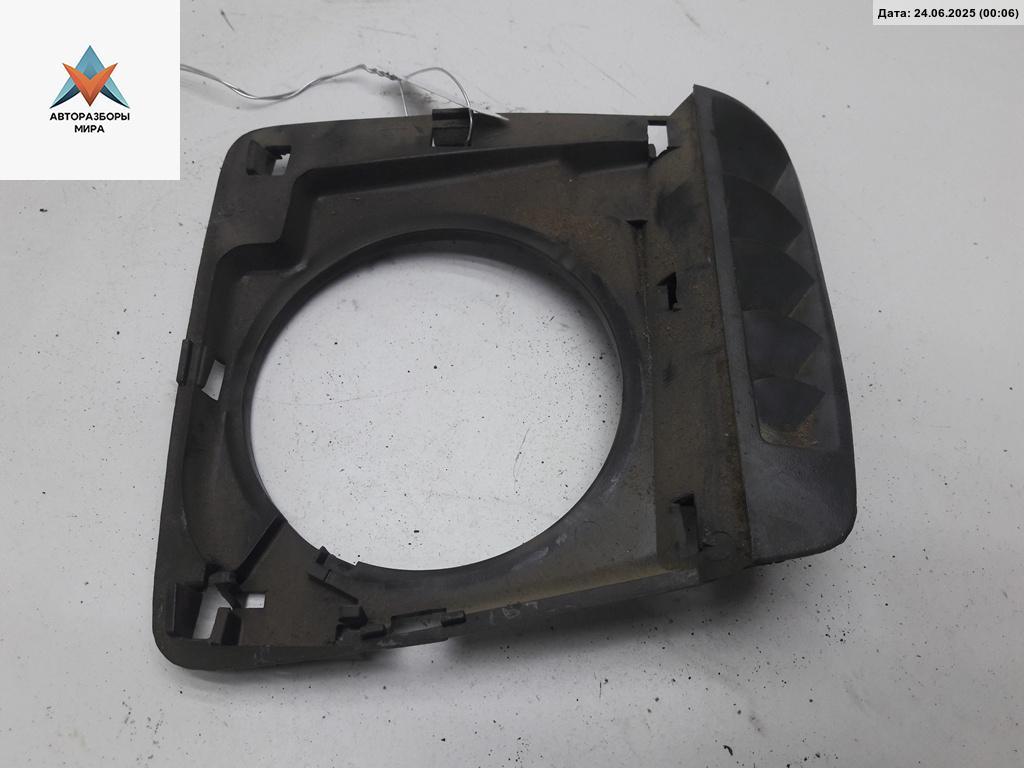 Сетка (решетка) динамика Volkswagen Passat B3 1991, 1.8 л., бензин, МКПП, красный, универсал, 357857227A - фото №1