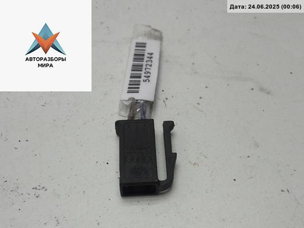 разъем (фишка) проводки Volkswagen Passat B3 1991, 1.8 л., бензин, МКПП, красный, универсал, 191906231A - фото №1