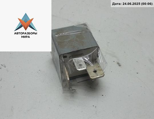 реле (прочие) Volkswagen Passat B3 1991, 1.8 л., бензин, МКПП, красный, универсал, 171906383 - фото №1