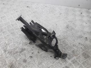 кронштейн (крепление) Volkswagen Passat B5 1997, 1.6 л., бензин, МКПП, белый, универсал, 8E0614119