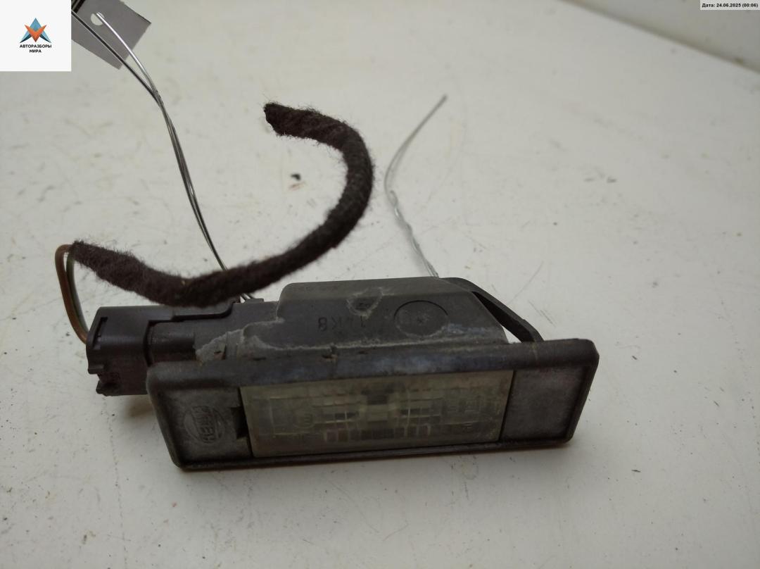 подсветка номера Mercedes-Benz Vito-2 / Viano W639 2008, 2.2 л., дизель, МКПП, белый, микроавтобус, 153012 - фото №1