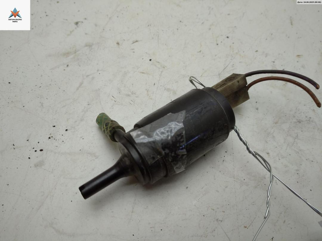 насос (моторчик) омывателя стекла Mercedes-Benz Vito-1 W638 1997, чёрный, микроавтобус - фото №1