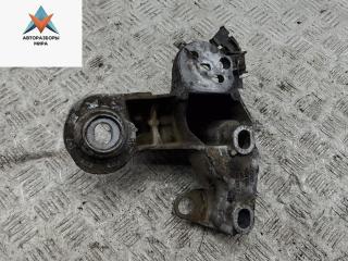 крепление стабилизатора / втулки стабилизатора Audi A4 B7 2004, 2.5 л., дизель, АКПП, серый, универсал, 8E0199352F