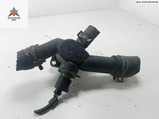 фланец (тройник) системы охлаждения Volkswagen Bora 1 поколение 1999, 1.6 л., бензин, МКПП, серый, седан