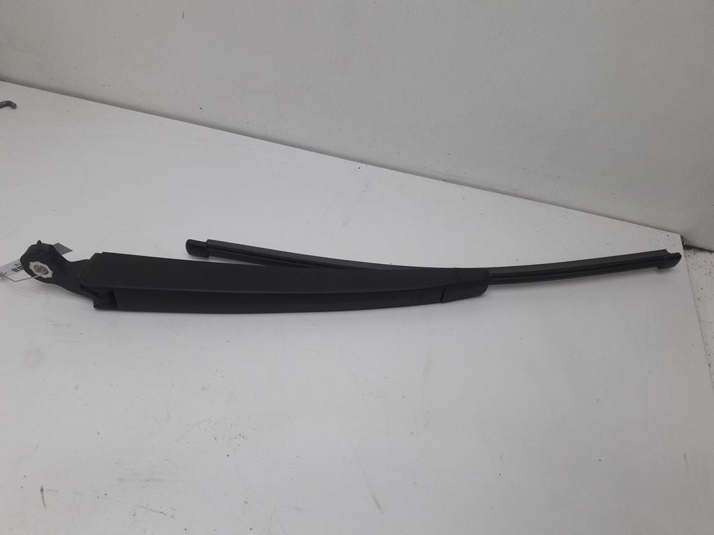 Щеткодержатель (поводок стеклоочистителя) задний Volkswagen Passat B5+ (GP) 2001, 1.6 л., бензин, МКПП, серый, универсал