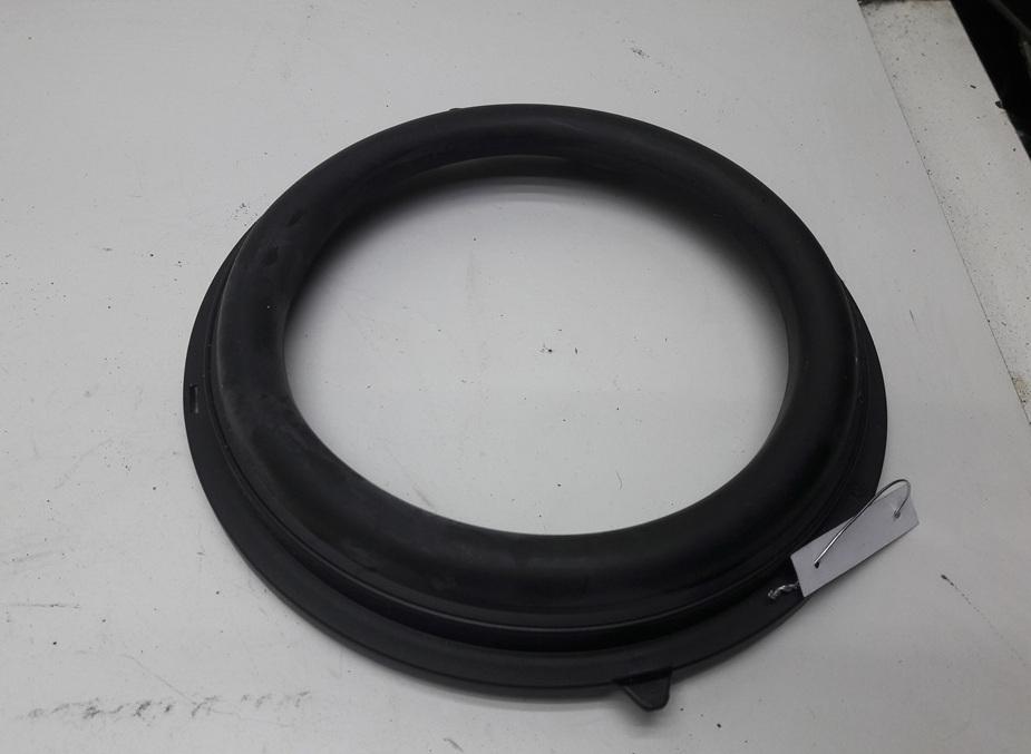 молдинг двери передней правой Volkswagen Passat B5 1997, 1.6 л., бензин, МКПП, серый, универсал, 3B0035217 - фото №1