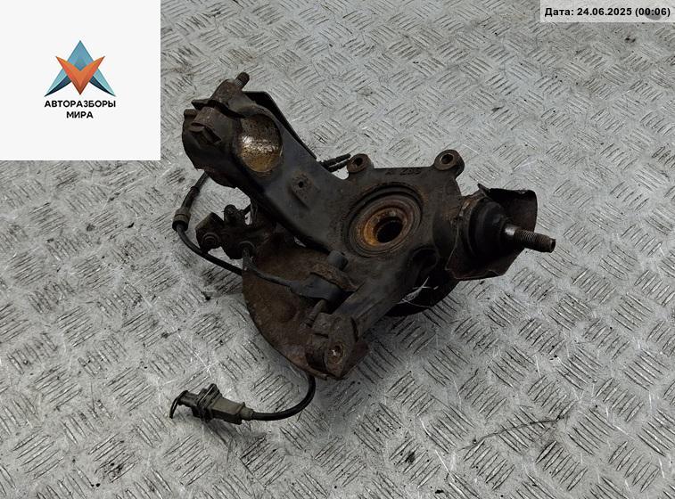 ступица передняя левая Peugeot 607 1 поколение 2001, 2.2 л., дизель, МКПП, серый, седан - фото №1