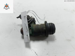 форсунка Volkswagen Passat B4 1995, 2.0 л., бензин, МКПП, красный, универсал, 037906031AA