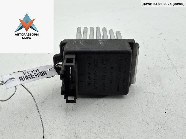 сопротивление печки Audi A6 4B/C5 1998, 2.4 л., бензин, АКПП, синий, седан, 4B0820521 - фото №1