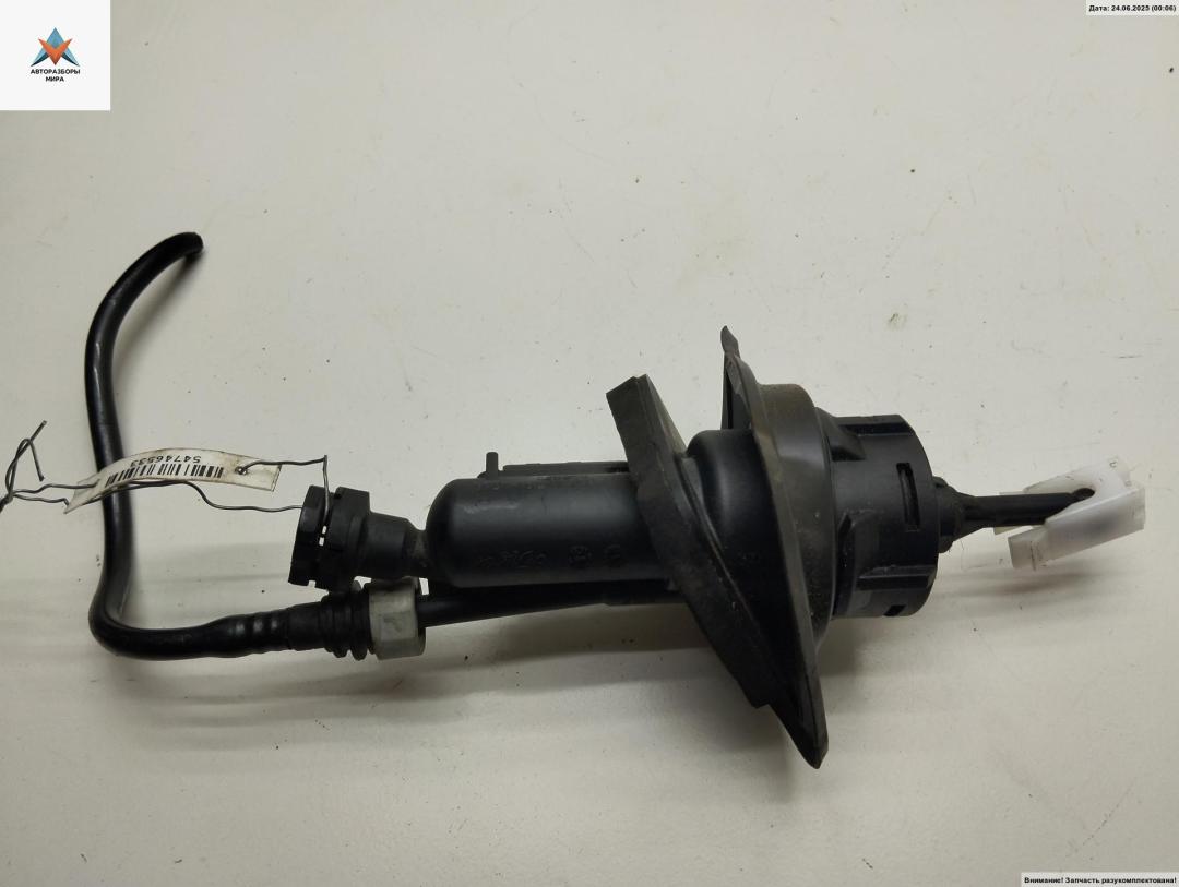 цилиндр сцепления главный Ford Focus 2 поколение 2006, 1.6 л., дизель, МКПП, чёрный, универсал, 3M517A543AE - фото №1