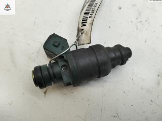 форсунка Skoda Octavia mk1 (A4 1U) 1998, 1.6 л., бензин, МКПП, красный, хетчбэк 5 дв., 037906031AA