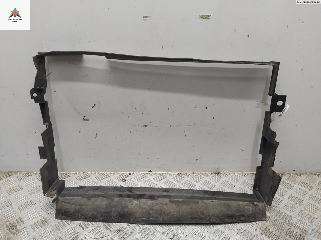 диффузор вентилятора Mercedes-Benz Vaneo W414 2001, 1.9 л., бензин, АКПП, серый, минивэн, 1685050130, 1685004204 - фото №1