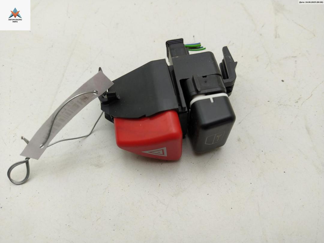 кнопка аварийной сигнализации Mercedes-Benz Vaneo W414 2001, 1.9 л., бензин, АКПП, серый, минивэн, 1688201210 - фото №1