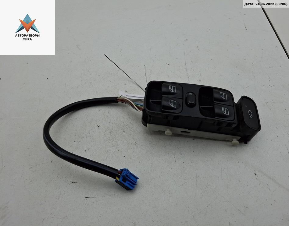 блок управления стеклоподъемниками Mercedes-Benz C-Класс W203/S203/CL203 2001, 2.2 л., дизель, МКПП, серый, седан, 2038210679 - фото №1