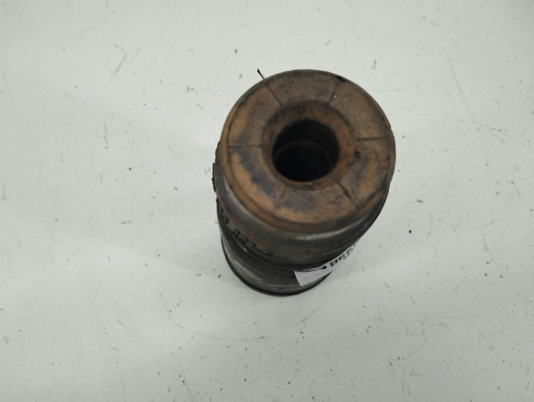 Отбойник подвески Volkswagen Passat B5+ (GP) 2001, 2.0 л., бензин, МКПП, серый, седан, 8D0412131E