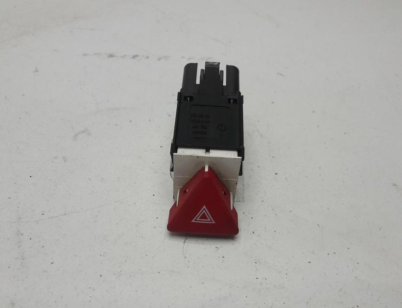 кнопка аварийной сигнализации Volkswagen Passat B6 2005, 2.0 л., дизель, МКПП, серый, универсал, 1T0953509