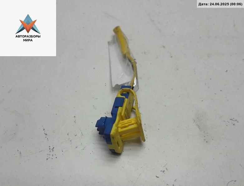 рамка под магнитолу Volkswagen Passat B6 2007, 2.0 л., дизель, АКПП, серый, универсал, 3C0971582D - фото №1