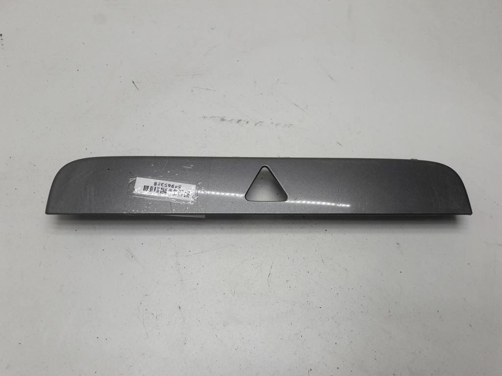 накладка на торпедо (консоль) Volkswagen Passat B6 2007, 2.0 л., дизель, АКПП, серый, универсал, 3C0858063F