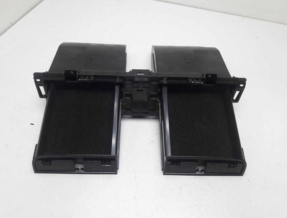 бардачок Volkswagen Passat B6 2005, 2.0 л., дизель, МКПП, серый, универсал, 3C0858407