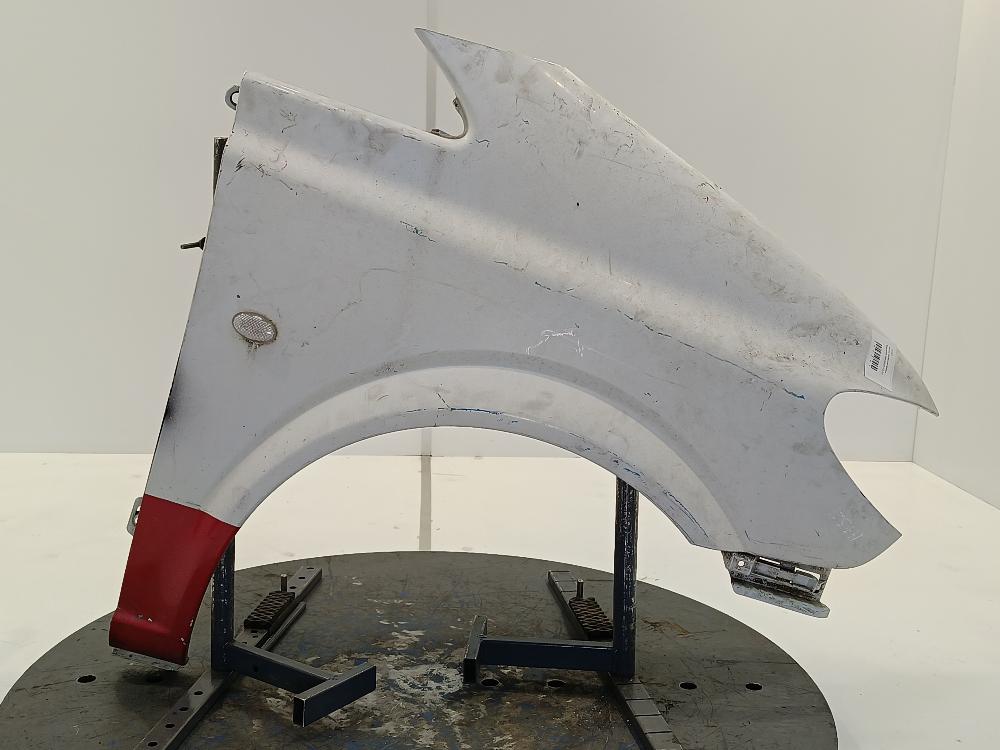 крыло переднее правое Mercedes-Benz Vito W69 2009, цвет - фото №1