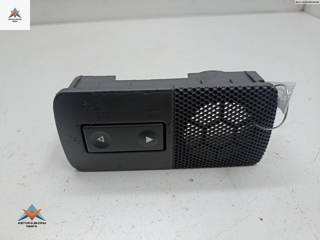 кнопка стеклоподъемника заднего левого Opel Vectra C 2004, 1.9 л., дизель, МКПП, серый, универсал, 09185959 - фото №1