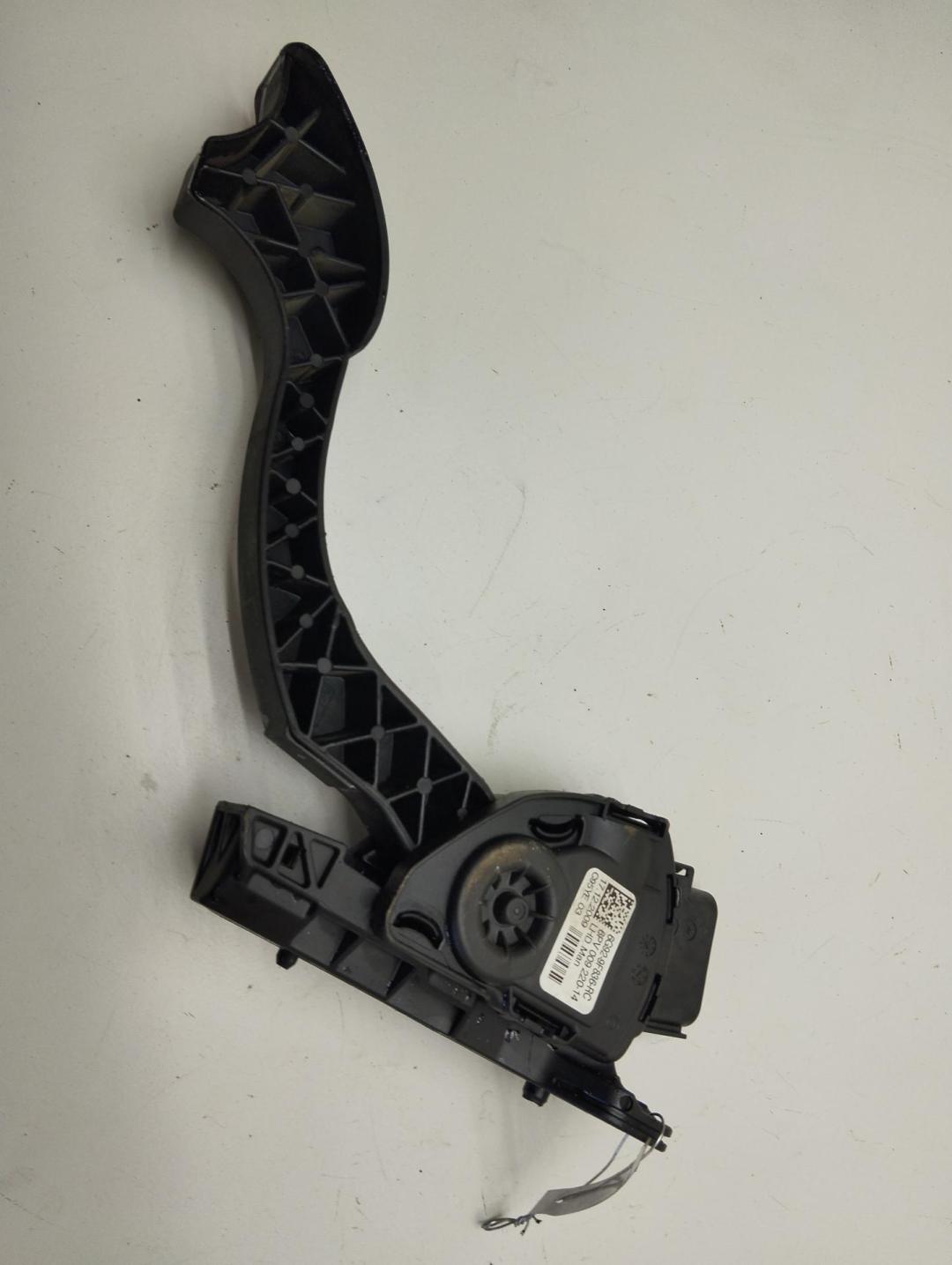 педаль Ford Mondeo IV 2009, 2.0 л., дизель, МКПП, чёрный, универсал, 6G929F836RC