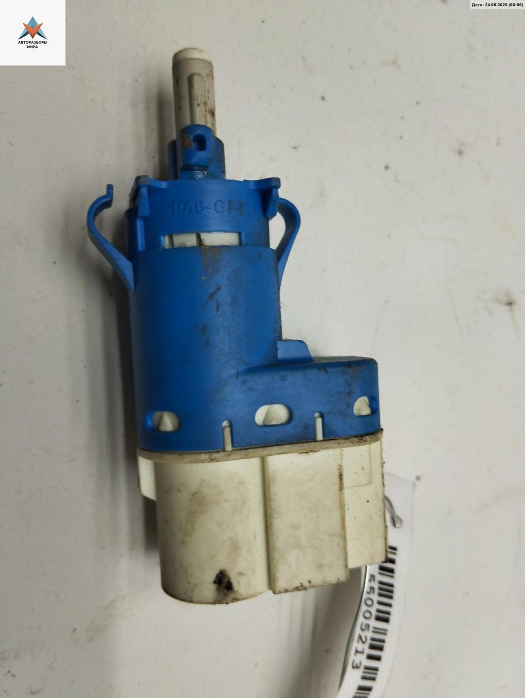 Датчик (включатель) стоп-сигнала Ford Focus 2 поколение 2006, 1.6 л., дизель, МКПП, чёрный, универсал, 3M519C872AB - фото №1