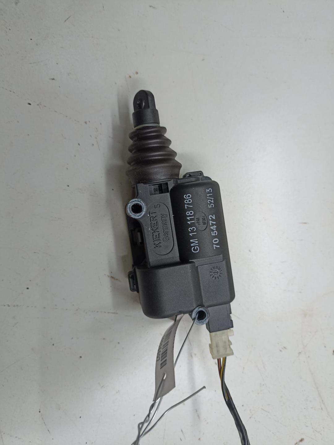 активатор замка багажника Opel Astra G 2004, 1.6 л., бензин, МКПП, серый, универсал, 13118786 - фото №1