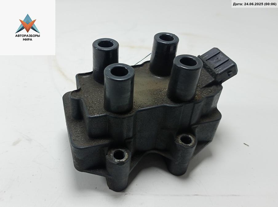 катушка зажигания Opel Vectra B 1998, 1.8 л., бензин, МКПП, зелёный, седан, 2526055A - фото №1