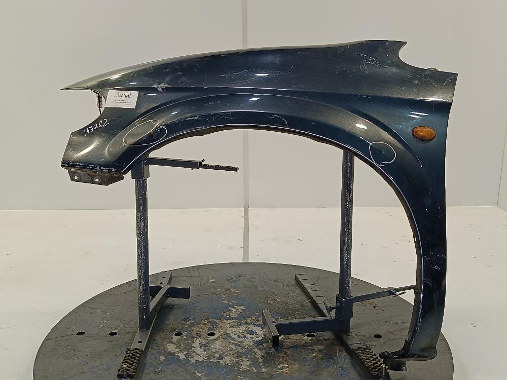 крыло переднее левое Chrysler Voyager 4 поколение 2003, цвет - фото №1