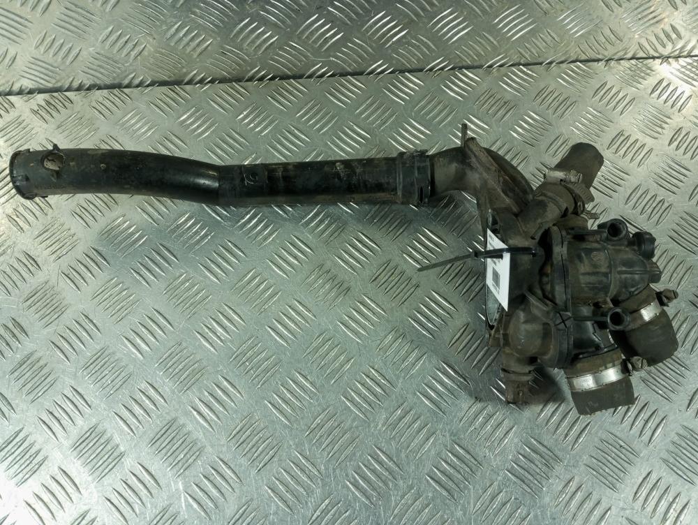 корпус термостата Peugeot 308 T7 2008, цвет, 9610916880 - фото №1