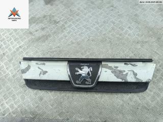 решетка радиатора Peugeot Boxer 2 поколение [рестайлинг] 2002, белый, микроавтобус, 1304703070