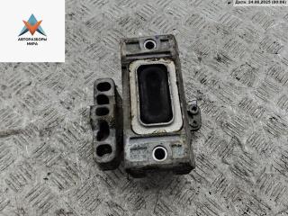подушка крепления двигателя Volkswagen Golf 4 поколение 1998, 1.4 л., бензин, МКПП, синий, хетчбэк 5 дв.